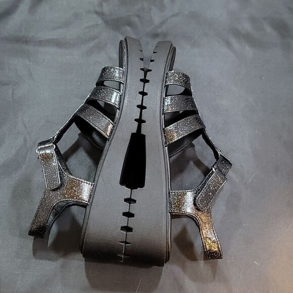 BRAND NEW REPORT MULTI-STRAPS VELCRO CLOSURE KIDS SANDAL - Picture 10 of 14